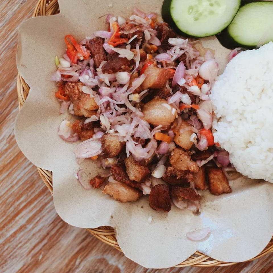7 Makanan dengan Sambal Matah Paling Pedas di Jakarta