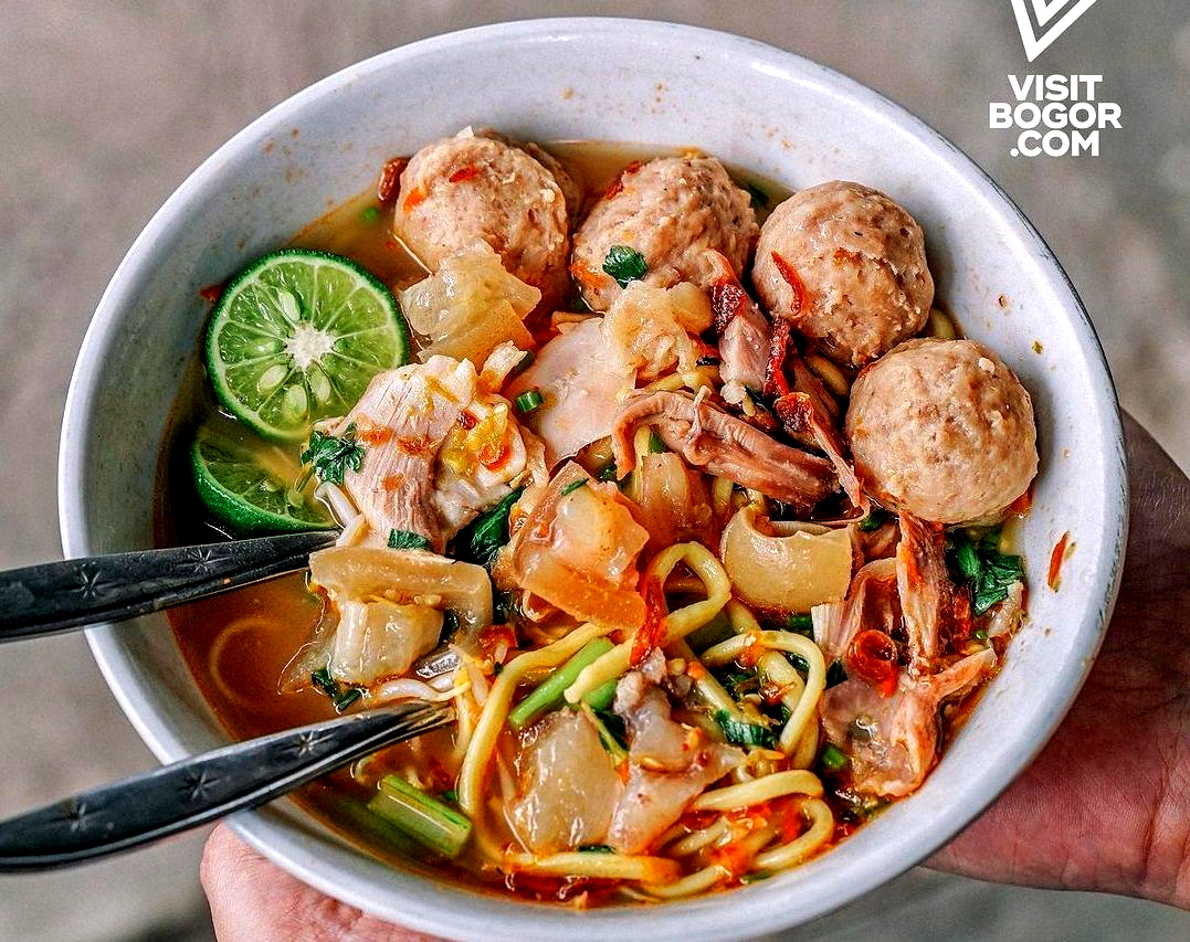 10 Pilihan Kuliner Dekat Stasiun Bogor yang Terkenal Enak