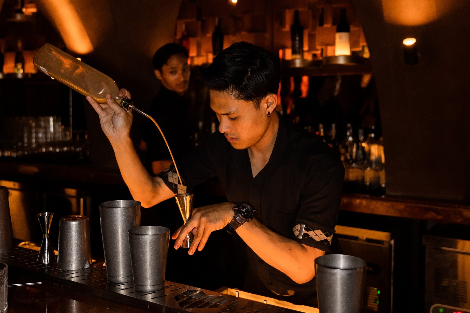 10 Bar 24 Jam Jakarta buat Hangout Sambil Tipsy Gak Kenal Waktu