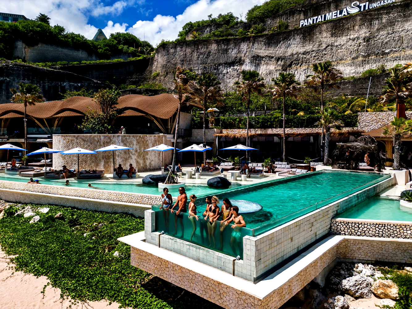 11 Beach Club di Bali Paling Happening Buat New Year’s Party