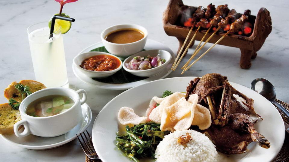 5 Tempat Makan Bebek Goreng Super Crispy di Jakarta