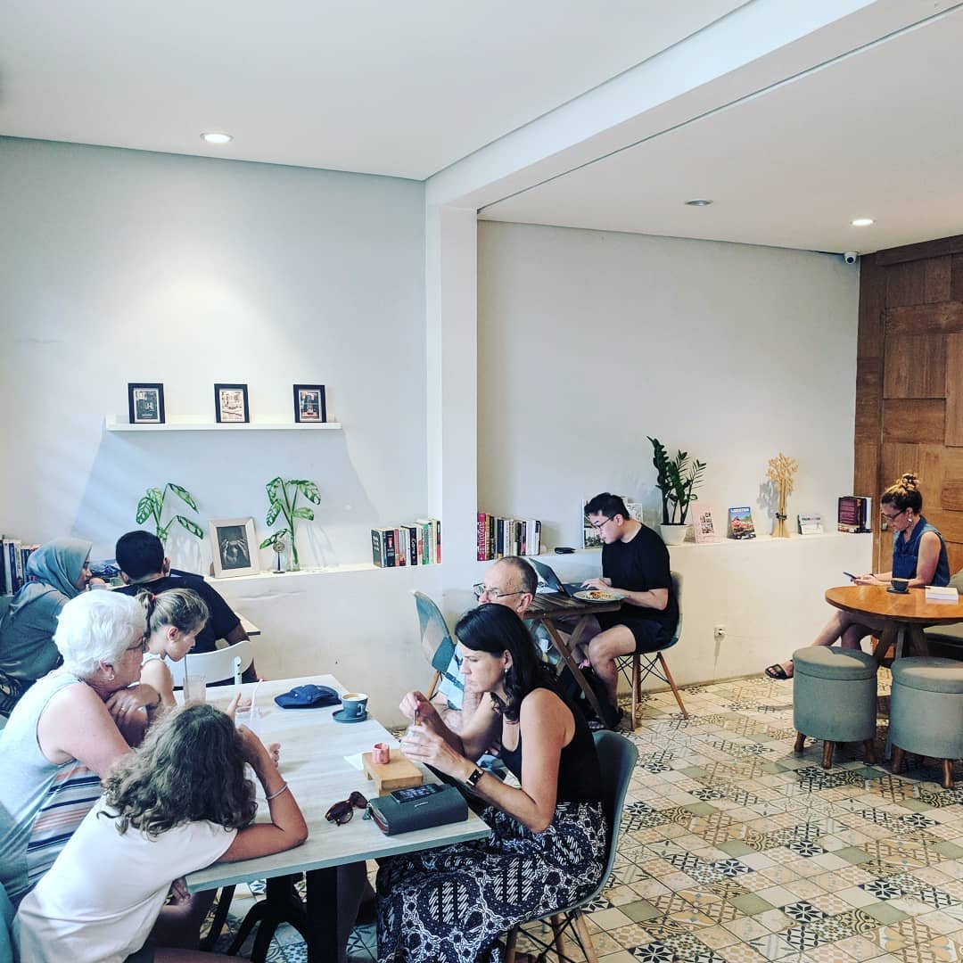 library cafe di Jakarta