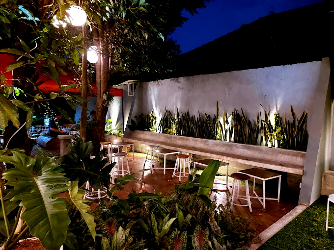 10 Cafe 24 Jam Bekasi untuk Nongkrong Sampai Larut Malam