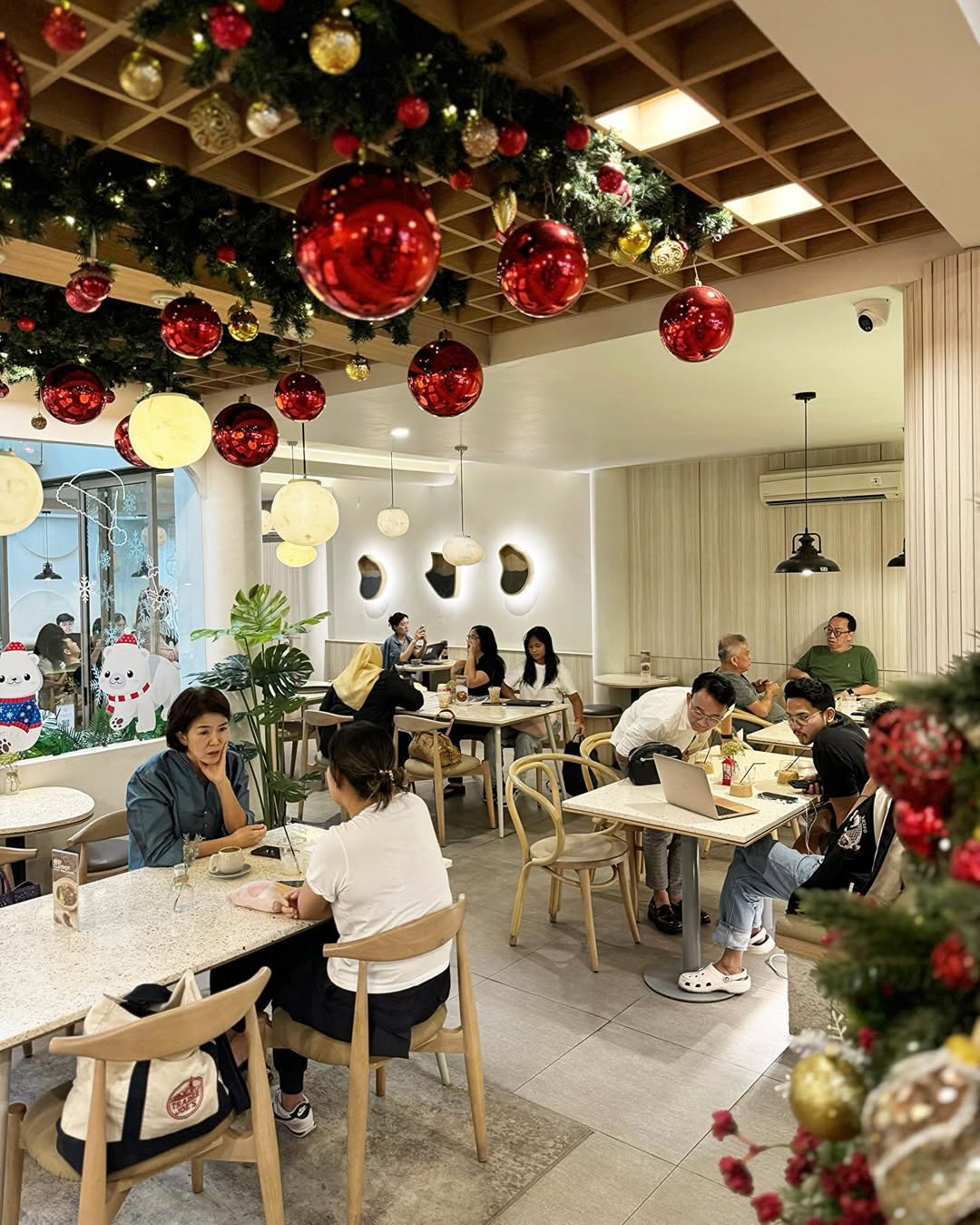 cafe-vibe-christmas-jakarta-06