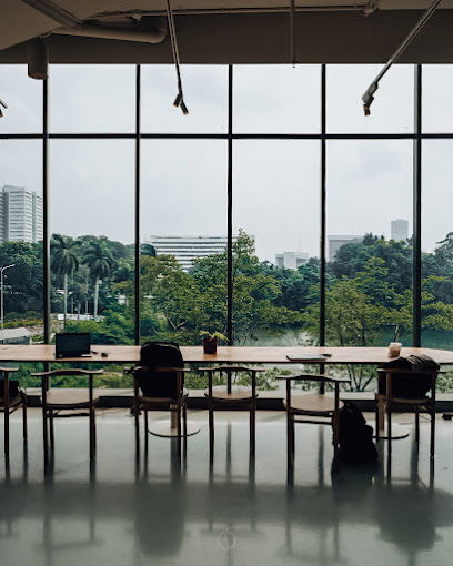 cafe-view-danau-di-jakarta-03