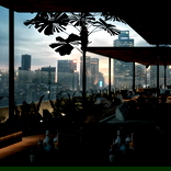 10 Cafe Rooftop di Jakarta Selatan yang Asyik Kala Senja