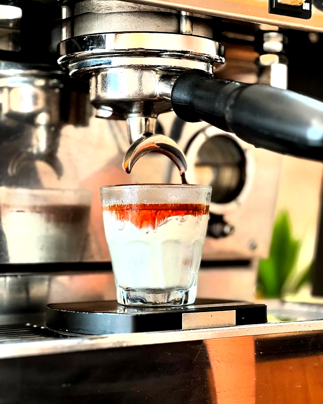 Cobain Dirty Coffee di Jakarta, Beda dari Caffe Latte Biasa!