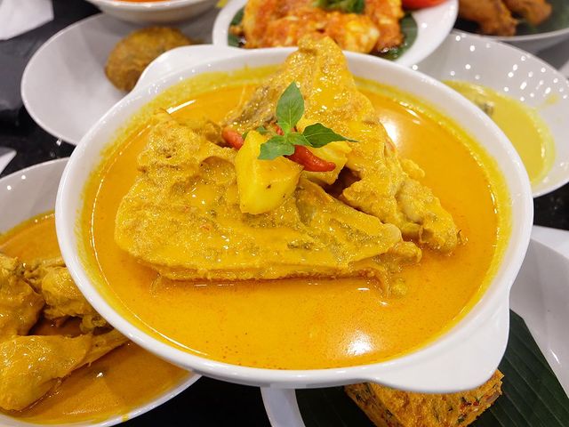 gulai-kepala-ikan-enak-di-jakarta-03