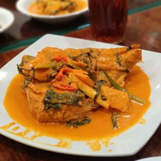 gulai-kepala-ikan-enak-di-jakarta-04