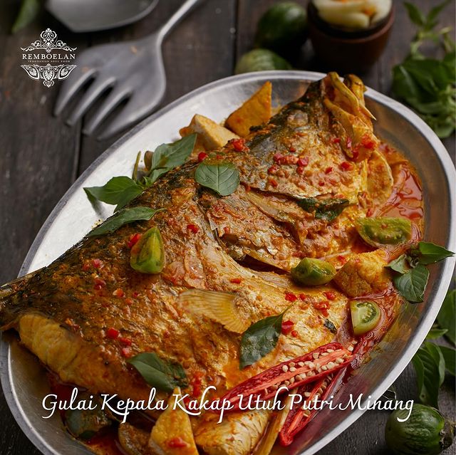 gulai-kepala-ikan-enak-di-jakarta-06