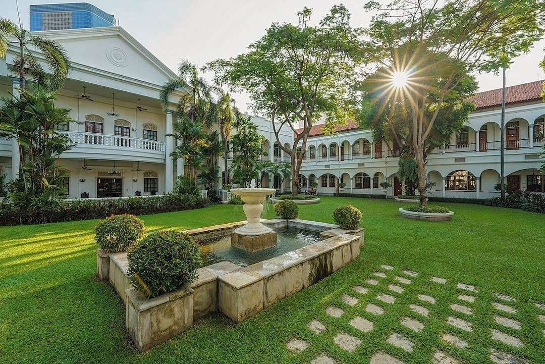 10 Hotel Bintang 5 di Surabaya Buat Staycation Mewah dan Nyaman
