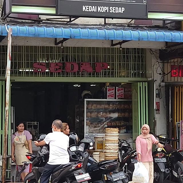 kedai-kopi-tertua-di-indonesia-10