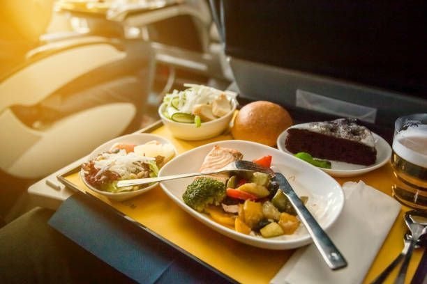 Kenapa Makanan di Pesawat Tidak Enak? Ini Alasan Logisnya