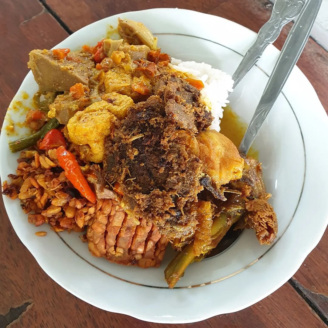10 Kuliner Nasi di Surabaya yang Sedap dan Memuaskan