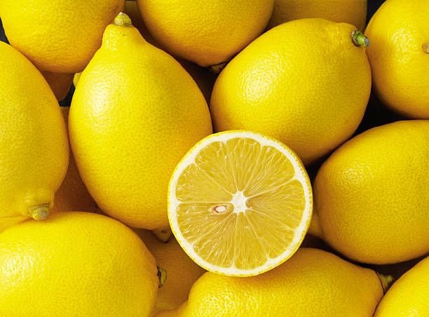 Benarkah Lemon Mengandung Gula Lebih Banyak dari Stroberi?
