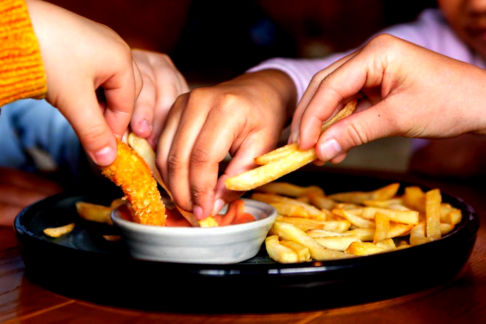 Makan Gorengan Saat Buka Puasa, Boleh Nggak Sih?