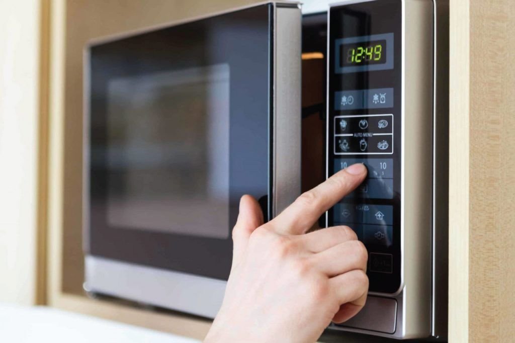 10 Merek Microwave Terbaik 2021 yang Pas untuk Dapurmu