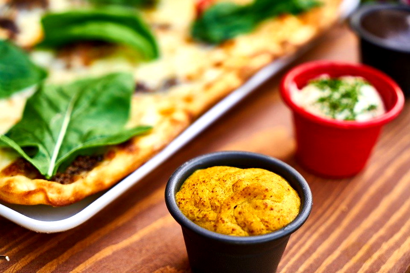 Apa Itu Mustard? Saus Kuning dalam Sajian Kuliner Western