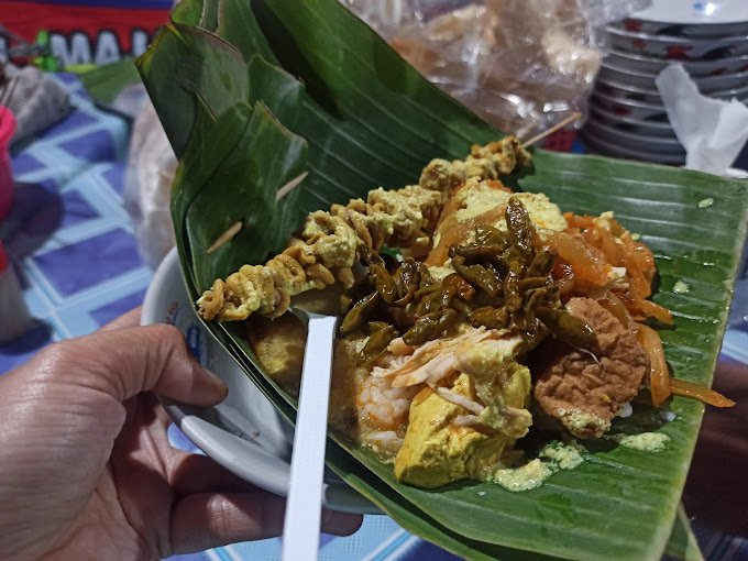 10 Nasi Ayam Enak di Semarang yang Menggoda Selera
