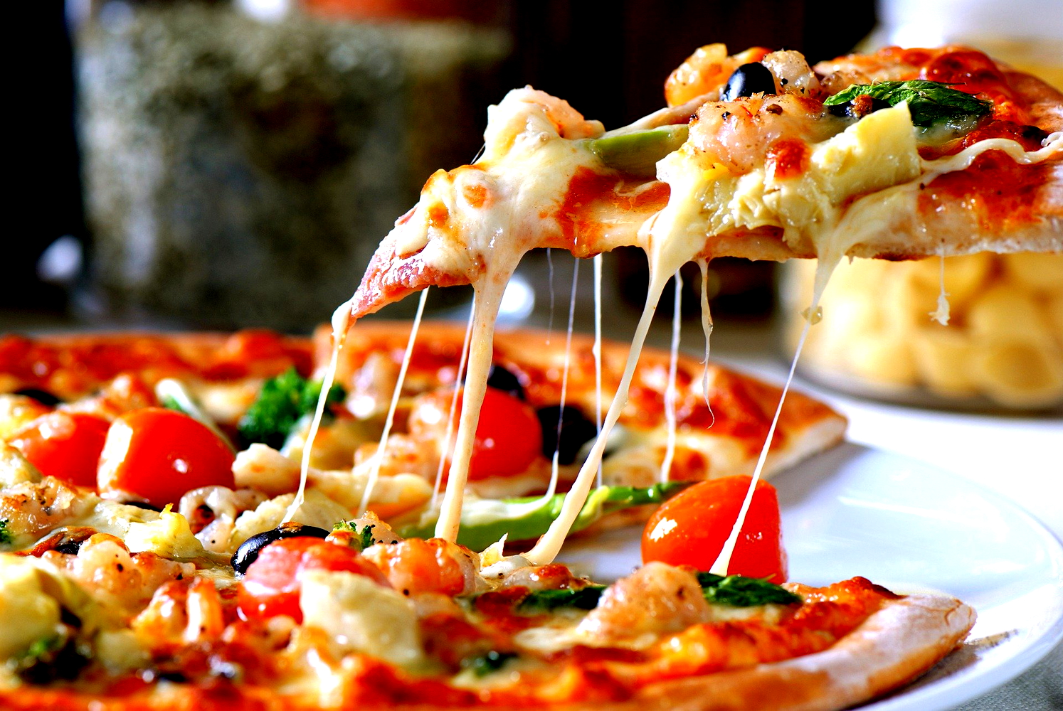10 Pizza di Bandung yang Enak Buat Makan Rame-Rame