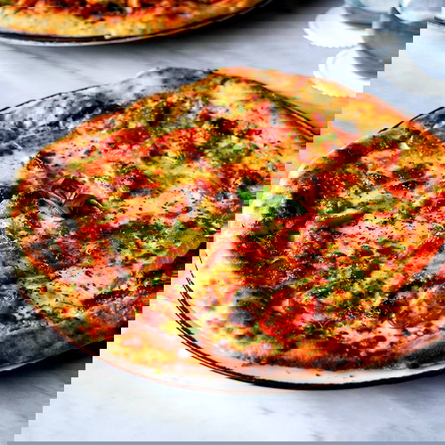 10 Tempat Makan Pizza Terenak di Tangerang, Delizioso!