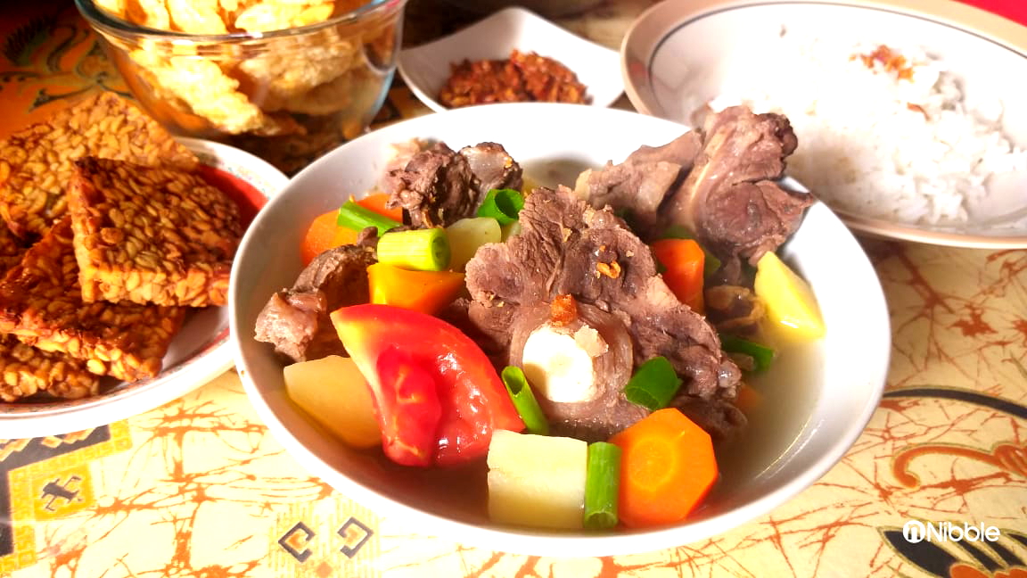 Resep Sop Buntut Enak. Sedap dengan Wangi Rempah