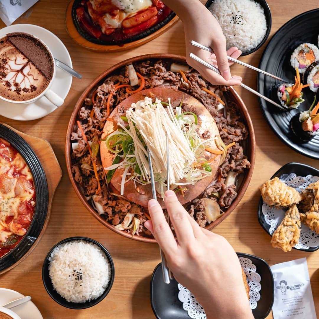10 Restoran Korea di Surabaya Paling Enak. K-Popers Wajib Tahu!