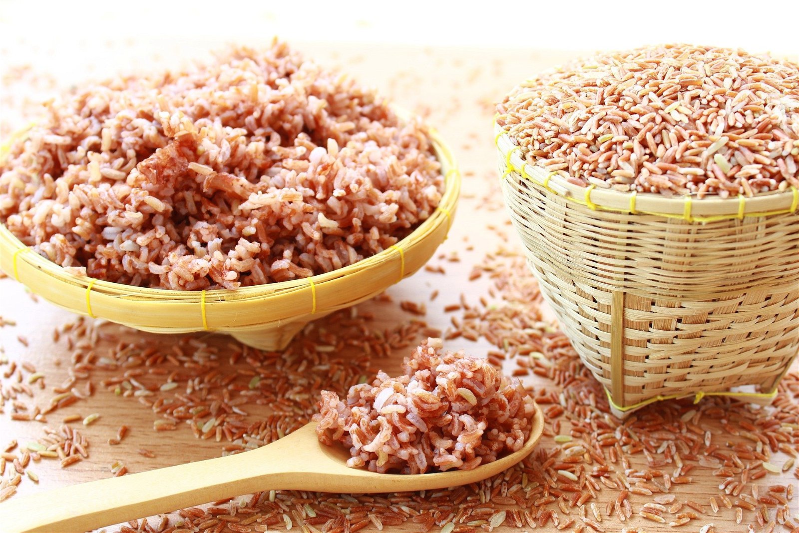 Nasi Shirataki Vs Nasi Merah. Mana yang Bikin Langsing?