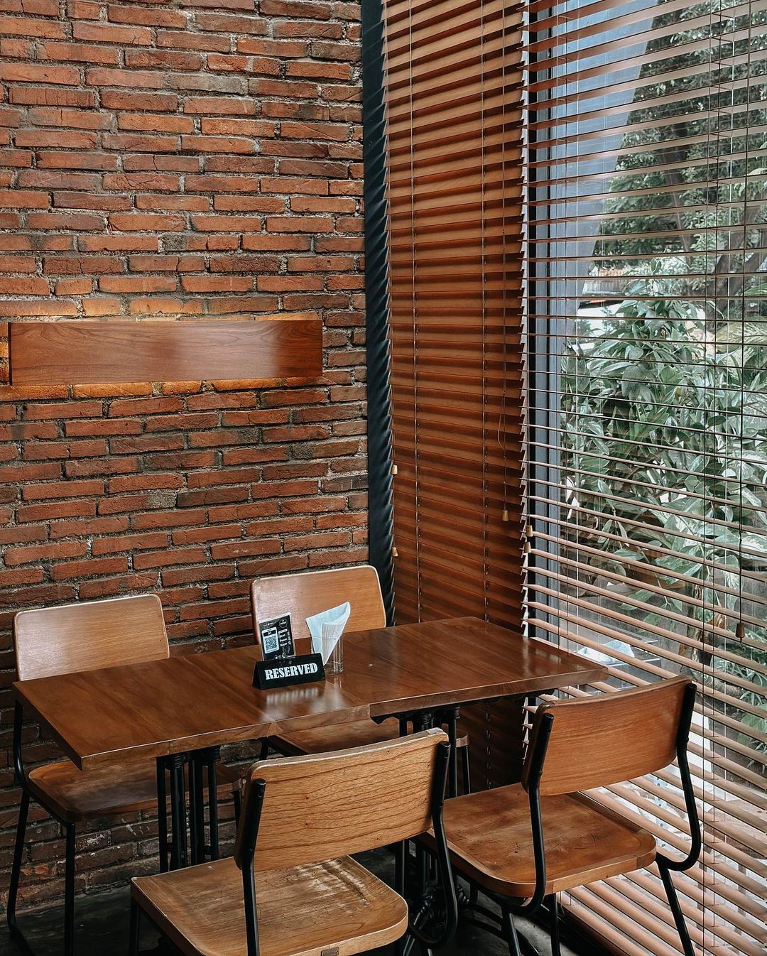 rustic-cafe-jakarta-03