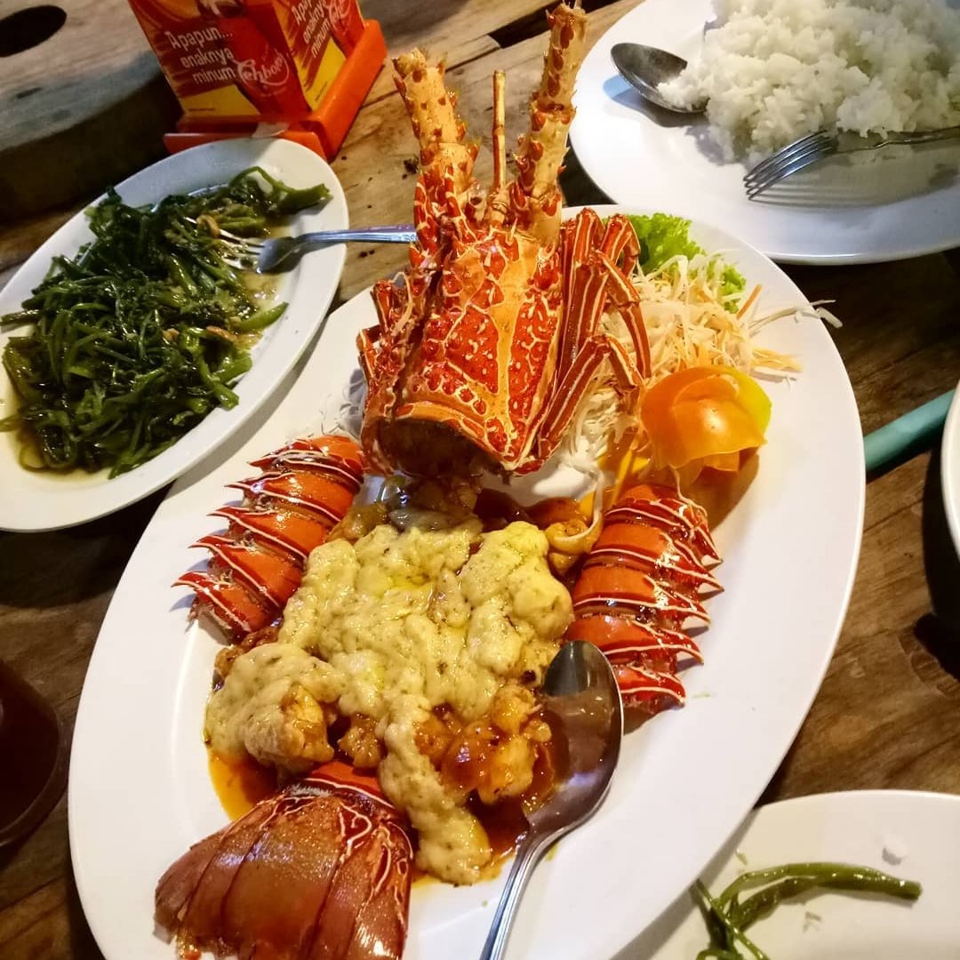 10 Seafood di Bekasi yang Enak Buat Makan Rame-Rame