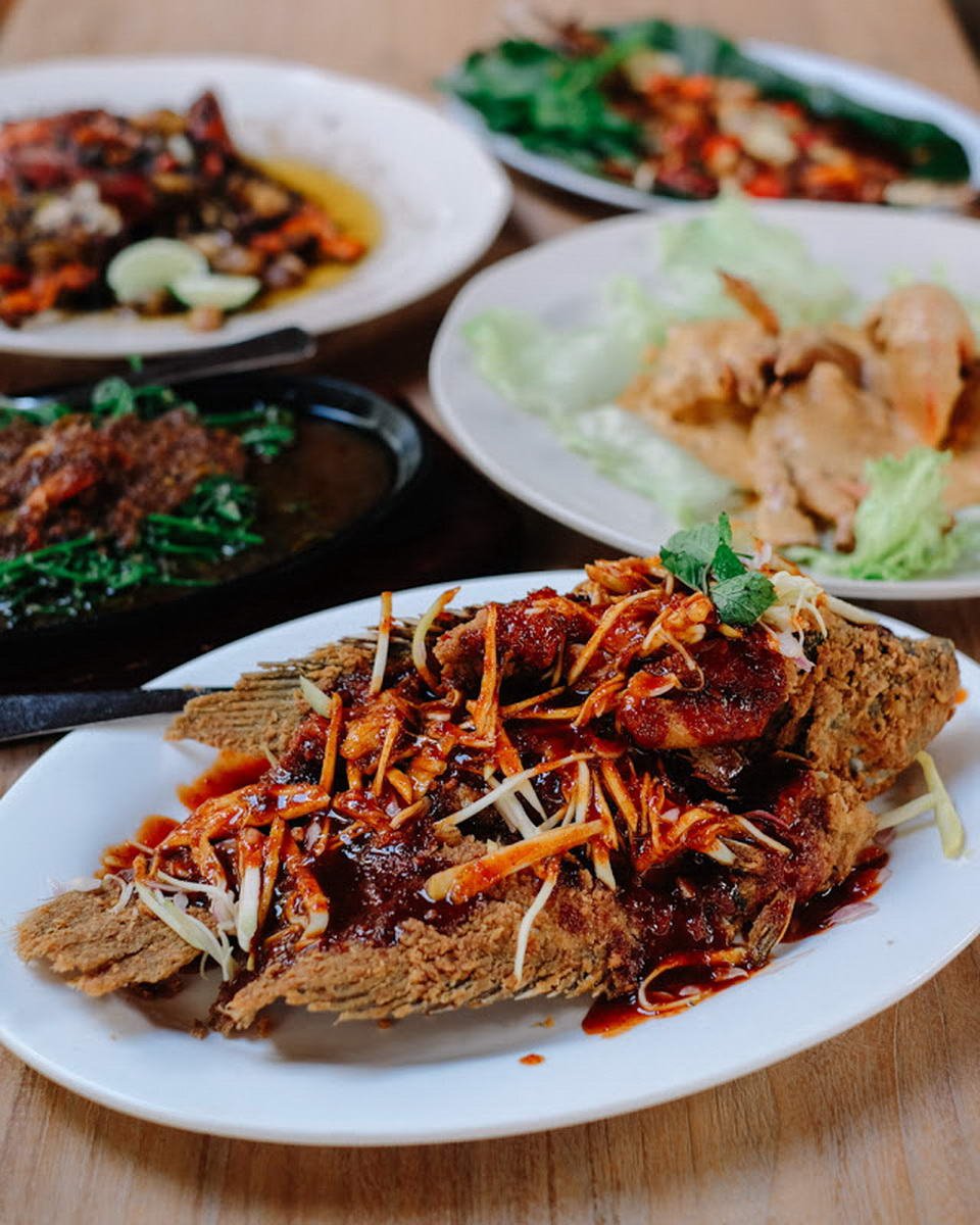 Mau Tau Seafood Yang Bakal Bikin Kamu Nambah Nasi Terus? Mampirlah di 5 Restoran Jakarta Ini