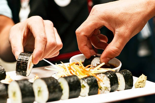 cara makan sushi pakai tangan
