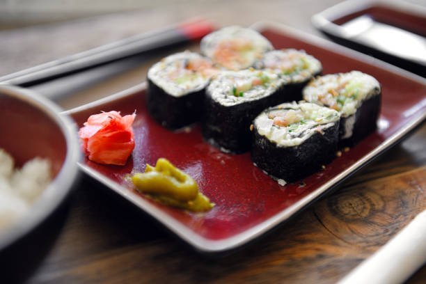 cara makan sushi pakai wasabi