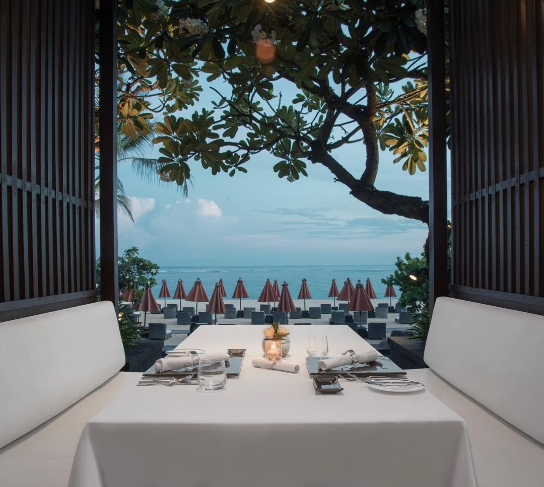 11 Tempat Dinner View Pantai di Bali yang Super Romantis