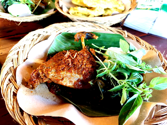 10 Tempat Makan Dekat Bandara YIA dengan Pilihan Menu Tradisional