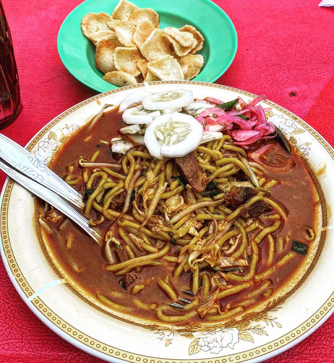 tempat-makan-dekat-stasiun-lrt-dukuh-atas-05