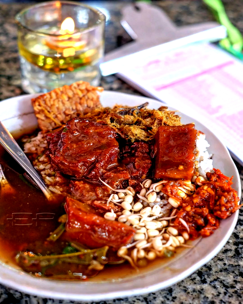 Favorit Mahasiswa, Ini 10 Tempat Makan Dekat Unesa Ketintang