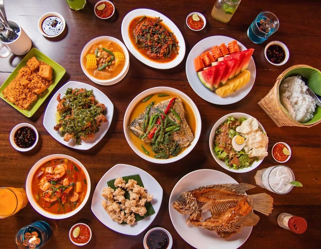 10 Tempat Makan Seafood di Medan yang Enaknya Kebangetan