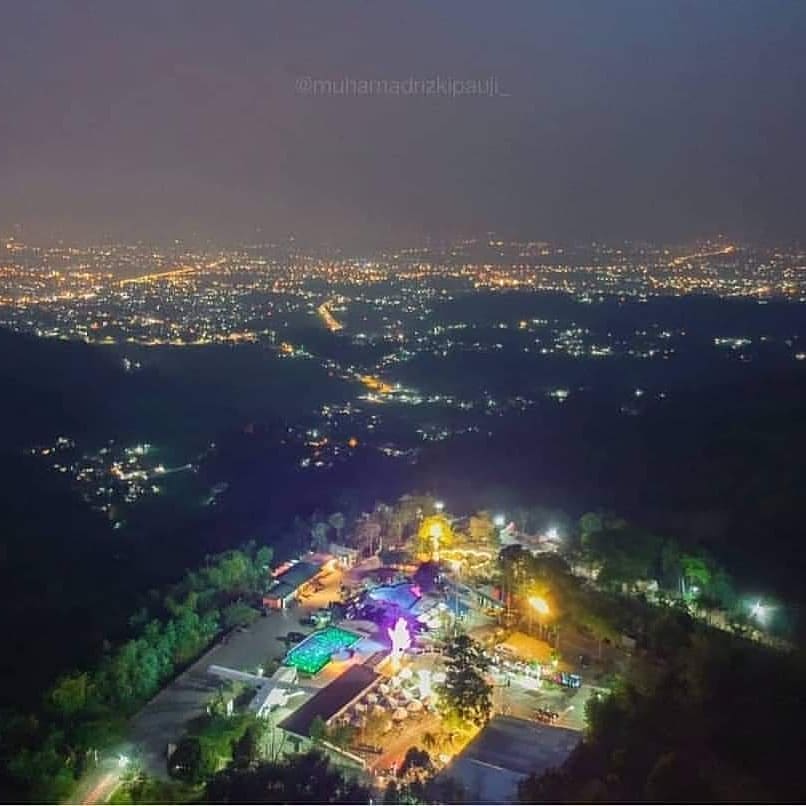 10 Tempat Perayaan Malam Tahun Baru di Bandung 2025