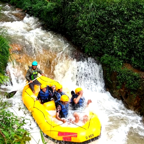 3 Tempat Rafting di Bandung yang Memacu Adrenalin