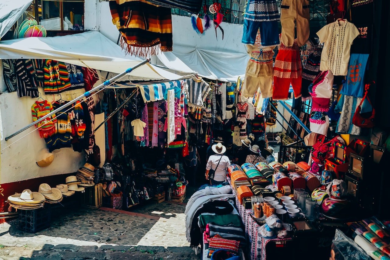 10 Tempat Thrifting Jakarta yang Lengkap dan Murah