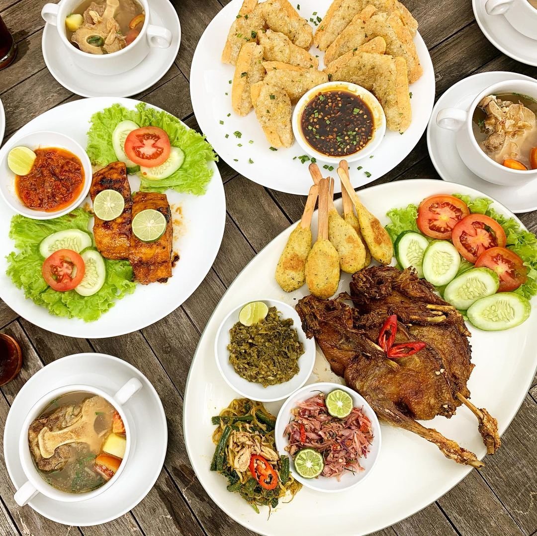 10 Tempat Makan Dekat UPI Bandung yang Hits 