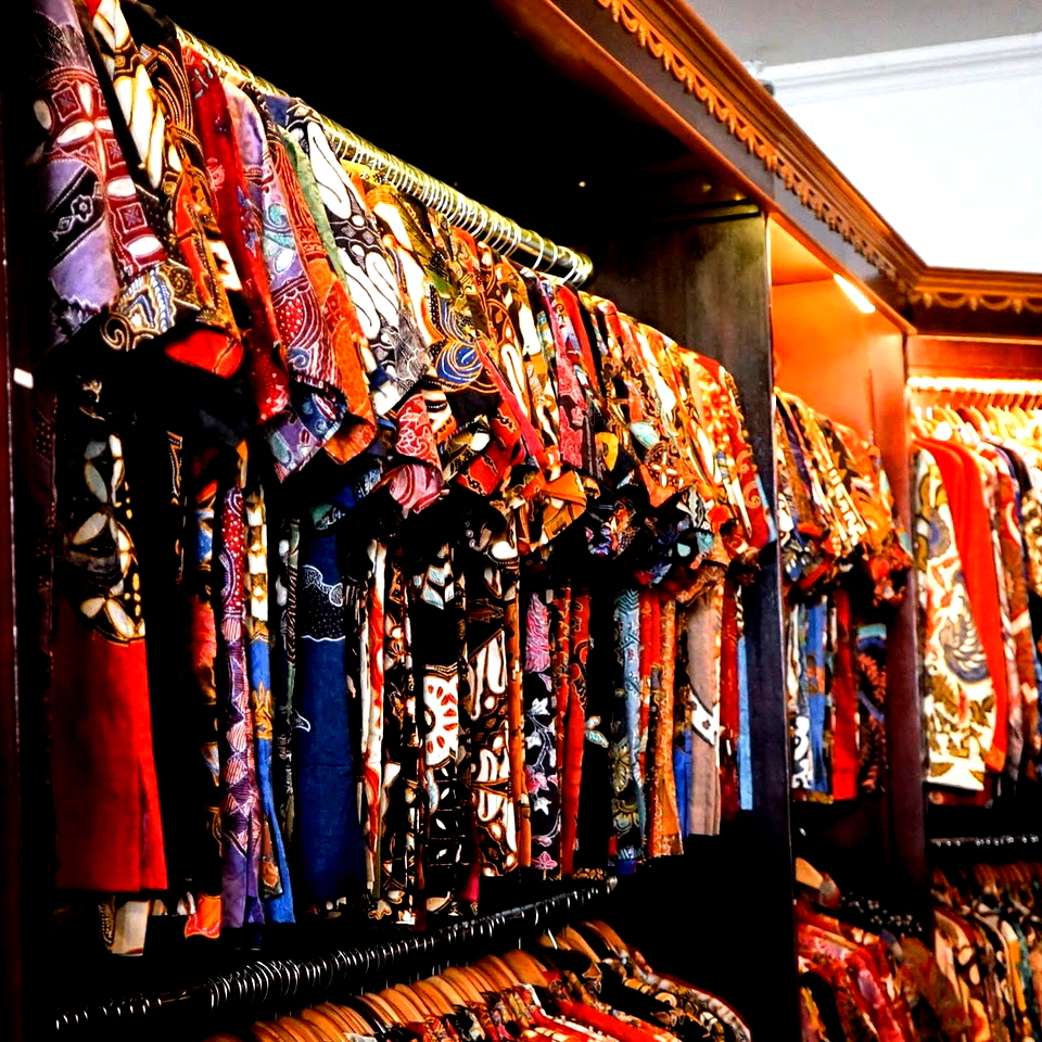 10 Toko Batik di Solo, Punya Koleksi Klasik Hingga Trendi