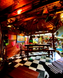 6 Warung Unik Jakarta yang Bikin Penasaran, Idenya Kreatif!